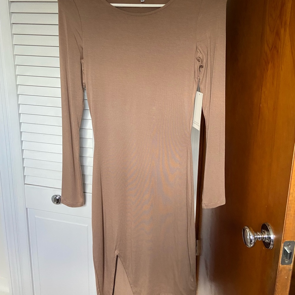 TOBI Fitted Long Sleeve Midi Dress